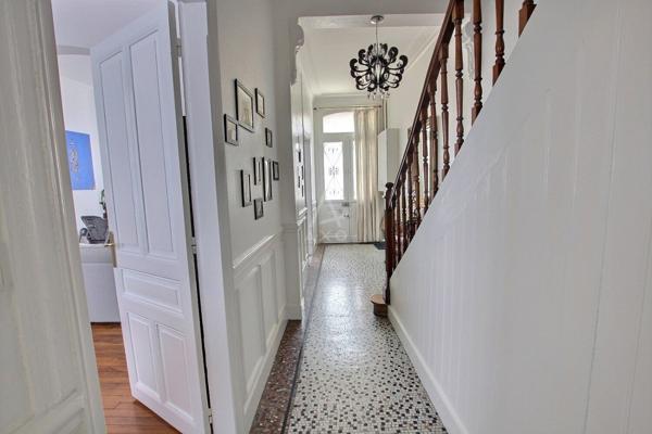 Maison bourgeoise de 181 m² de SH et de 6 pièces