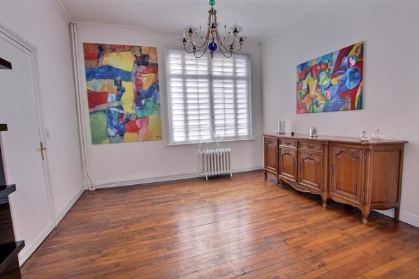 Maison bourgeoise de 181 m² de SH et de 6 pièces