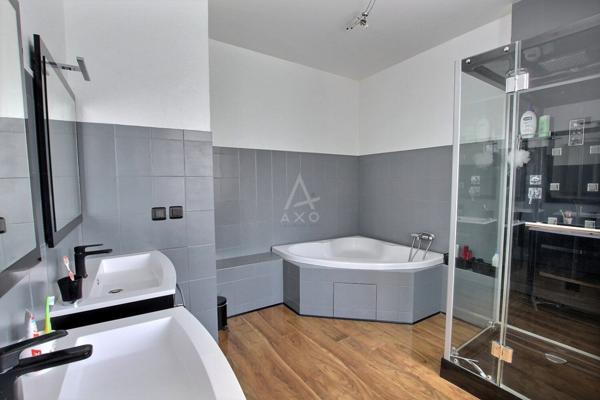 Maison bourgeoise de 181 m² de SH et de 6 pièces