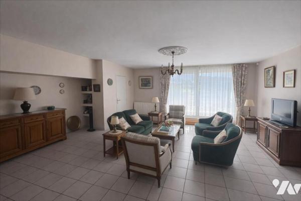 EXCLUSIVITE 5 PIECES DERNIER ETAGE TERRASSE CAVE ET GARAGE