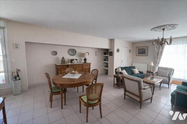 EXCLUSIVITE 5 PIECES DERNIER ETAGE TERRASSE CAVE ET GARAGE