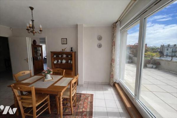 EXCLUSIVITE 5 PIECES DERNIER ETAGE TERRASSE CAVE ET GARAGE