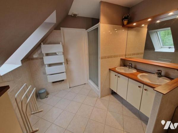 A VENDRE PROPRIETE DE 230m² ENV A PROXIMITE DU COLLEGE DE MARCQ EN BAROEUL