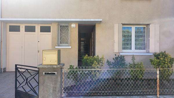 Maison
         5 pièces
        - 97 m² Exclusivité 210 000 € *