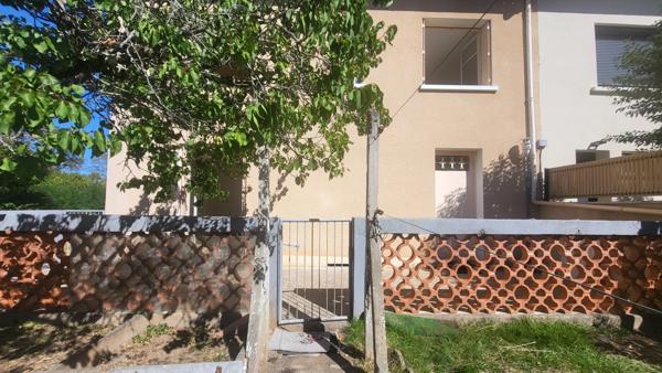 Maison
         5 pièces
        - 97 m² Exclusivité 210 000 € *