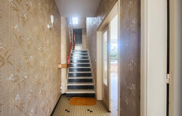 Maison
         5 pièces
        - 97 m² Exclusivité 210 000 € *