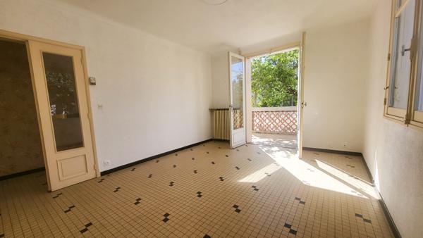 Maison
         5 pièces
        - 97 m² Exclusivité 210 000 € *