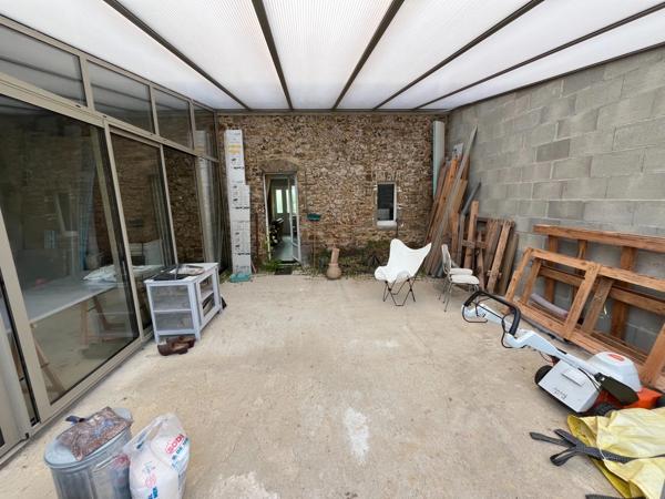 À seulement 5 km de Barneville-Carteret, charmante maison en pierre avec jardin arboré