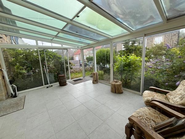 À seulement 5 km de Barneville-Carteret, charmante maison en pierre avec jardin arboré