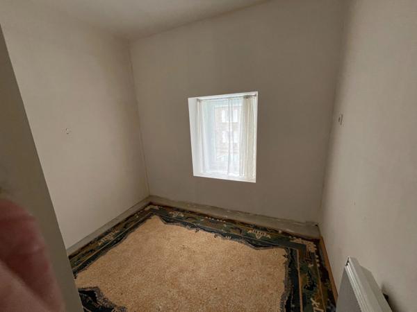 À seulement 5 km de Barneville-Carteret, charmante maison en pierre avec jardin arboré