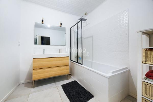 Simiane Collongue- Maison de Village 130m2