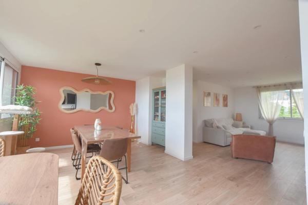 Vente                                                      Appartement
                        
                     3 pièces                      68 m2                     à Chamalières