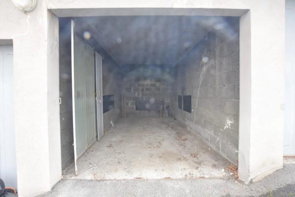 Vente                                                      Appartement
                        
                     3 pièces                      68 m2                     à Chamalières