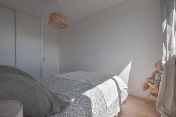 Vente                                                      Appartement
                        
                     3 pièces                      68 m2                     à Chamalières
