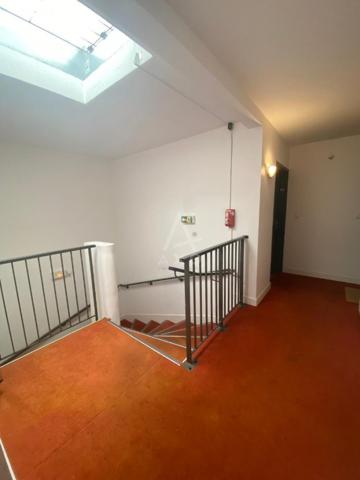 APPARTEMENT T2 BALCON PARKING