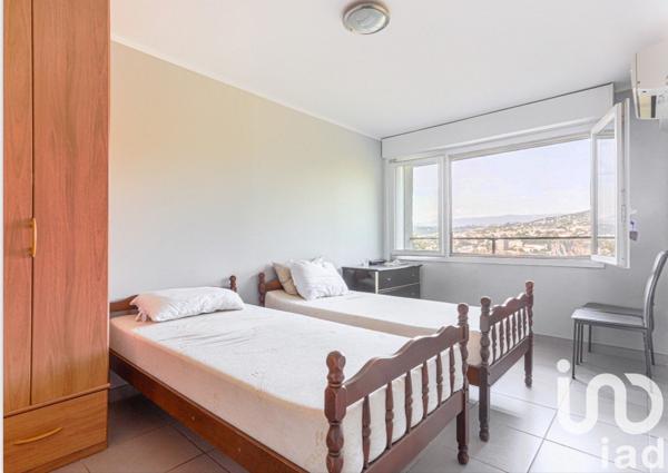 Maison 10 pièces de 213 m² à Nice (06300)