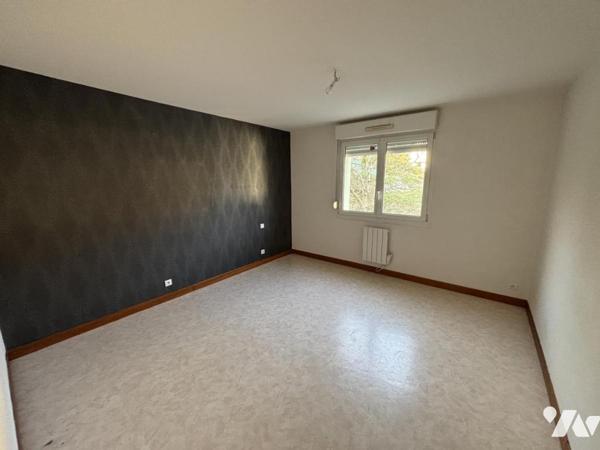 Appartement T3 au RDC (environ 98 m² habitables) avec garage - secteur calme (proche frontière)