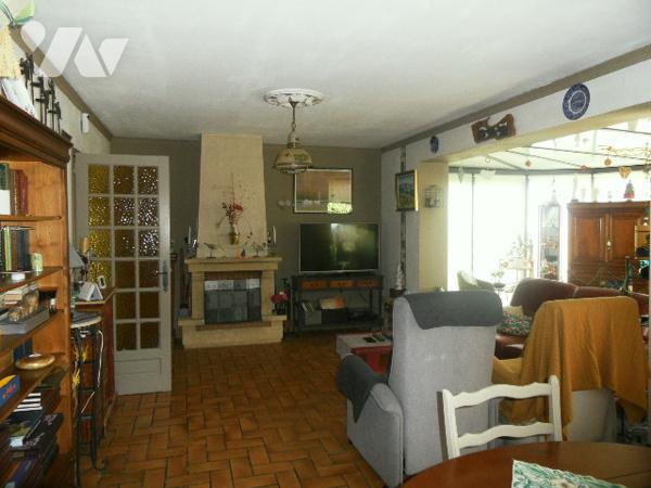 A vendre à COULAINES maison individuelle avec 4 chambres, proche toutes commodités.