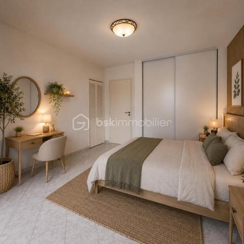 Situé au sein de la résidence Le Lyautey 51 Avenue Henri Matisse, cet appartement de 47 m² propose un agencement fonctionnel et lumineux.
L'espace de vie comprend un séjour avec cuisine ouverte équipée, ainsi qu'une buanderie attenante offrant un confort pratique au quotidien.
La chambre, de bonne superficie, dispose d'un espace de rangement et donne accès à une terrasse exposée sud-est, permettant de profiter de la lumière naturelle le matin.
Les visuels présentés reflètent l'état actuel du bien — avec une proposition de mobilier pour faciliter la projection. Un petit coup de peinture suffit à personnaliser l'ensemble selon vos goûts : le bien est habitable en l'état.
L'appartement est situé au deuxième étage sans ascenseur.
La résidence dispose d'espaces extérieurs agréables avec un terrain de jeu et un terrain de pétanque, idéaux pour profiter des beaux jours.
Le bien est complété par une cave et un accès au stationnement collectif de la résidence.
Adapté à un premier achat, un pied-à-terre ou un investissement locatif.