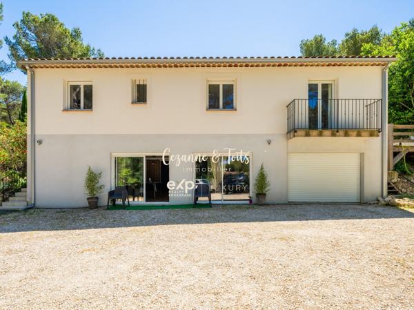 Ventabren — Propriété de plain-pied, ,3 chambres , piscine , garge et appartement indépendant 2 chambres