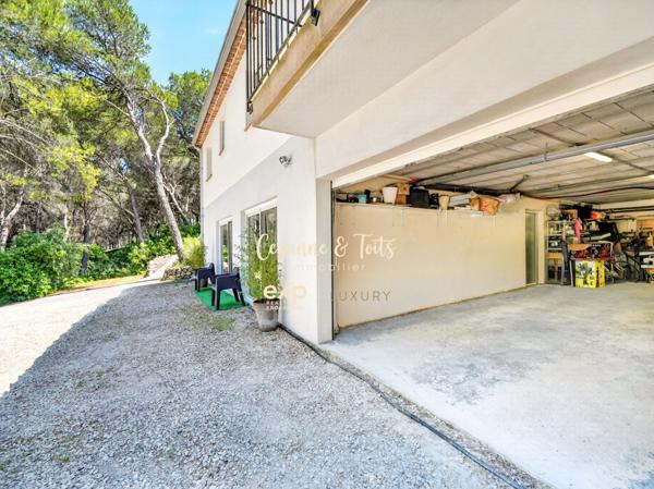 Ventabren — Propriété de plain-pied, ,3 chambres , piscine , garge et appartement indépendant 2 chambres