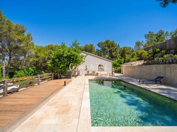 Ventabren — Propriété de plain-pied, ,3 chambres , piscine , garge et appartement indépendant 2 chambres