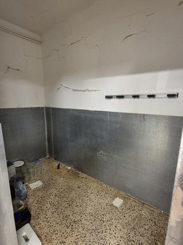 Bâtiment industriel à vendre – Alès • ±660 m² sur terrain clos 1 389 m² Alès (30100)