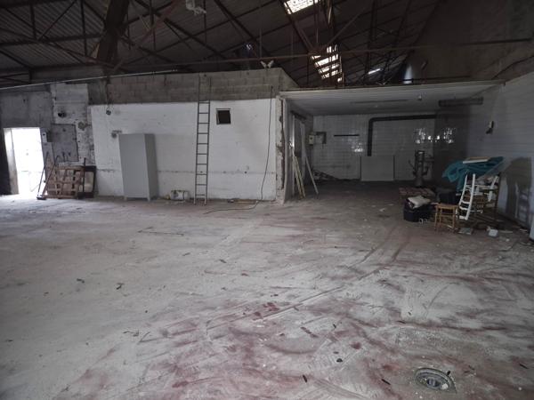 Bâtiment industriel à vendre – Alès • ±660 m² sur terrain clos 1 389 m² Alès (30100)
