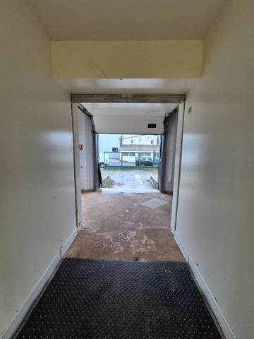 Bâtiment industriel à vendre – Alès • ±660 m² sur terrain clos 1 389 m² Alès (30100)