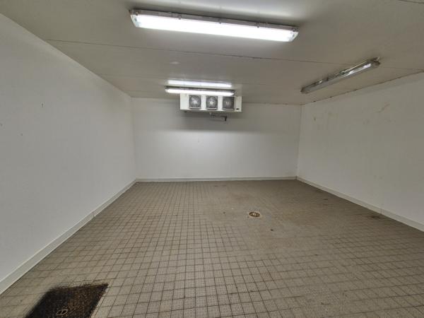 Bâtiment industriel à vendre – Alès • ±660 m² sur terrain clos 1 389 m² Alès (30100)