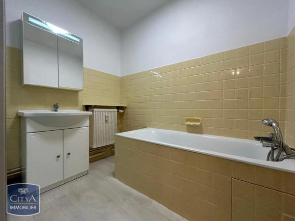 Appartement à louer 5 pièces 107m²