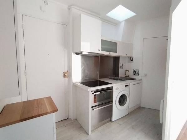 A LOUER - 2 PIECES MEUBLE - RUE CHAMPIONNET 75018 PARIS