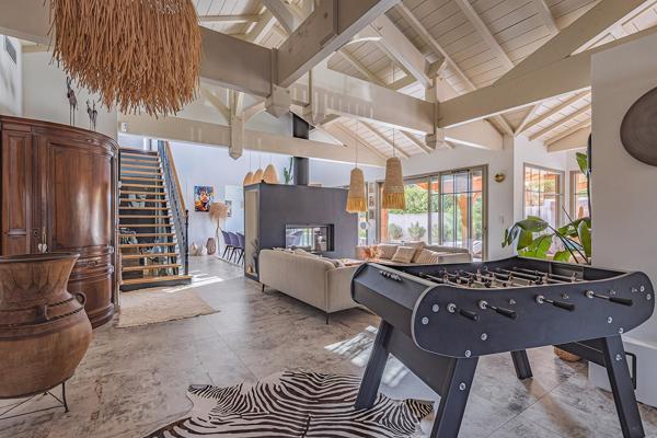 Villa contemporaine d’exception aux accents de voyages