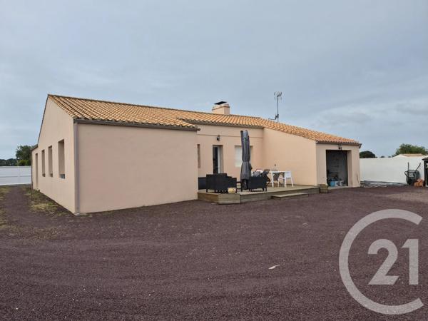 Maison à vendre  5 pièces - 123,39 m 2   LE FENOUILLER  - 85