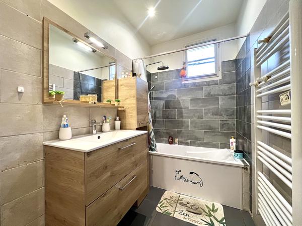 Chateau gombert (13013) 13013 MARSEILLE - Les Olives / Saint-Théodore - Maison 3/4 pièces 80m2 + T2 indépendant 33m2 + garage 35m2 sur