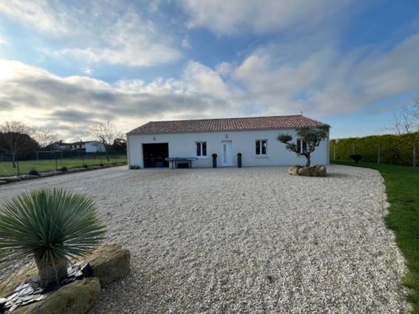 Maison Plain-pied neuve proche de SAINT JEAN D'ANGELY (17)