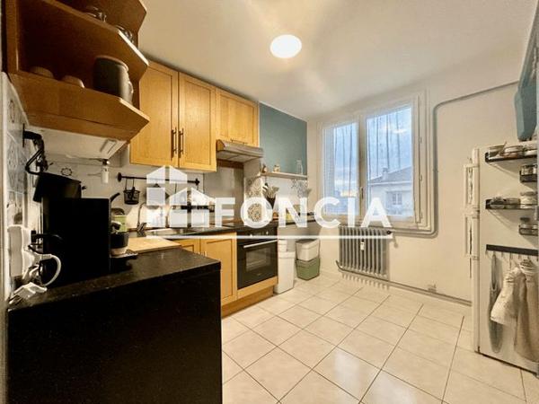 Location Appartement 3 pièces 65.66 m² - 45 RUE THOMAS BLANCHET Lyon 69008