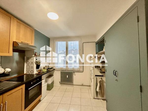 Location Appartement 3 pièces 65.66 m² - 45 RUE THOMAS BLANCHET Lyon 69008