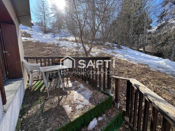 Spacieux studio avec coin nuit lit double, vue dégagée