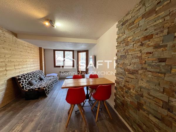 Spacieux studio avec coin nuit lit double, vue dégagée