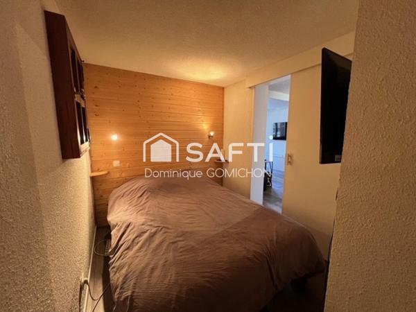 Spacieux studio avec coin nuit lit double, vue dégagée