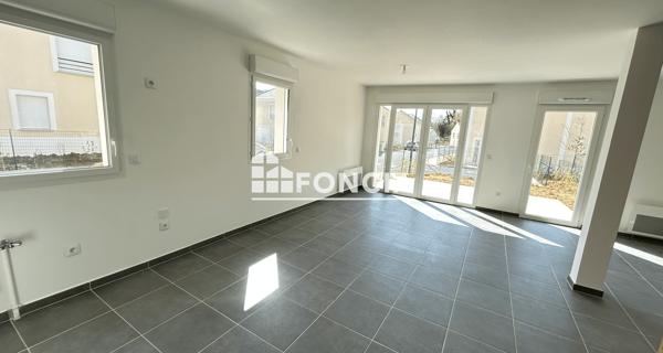 Location Appartement 4 pièces 78.3 m² - Saint-hilarion 78125