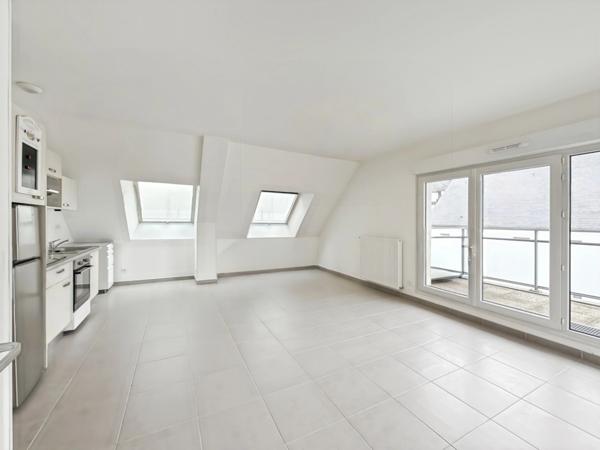 PORNIC - PROCHE GARE ET PORT A PIED - Appartement Récent - 2 CHAMBRES - 1 BALCON - GARAGE & PARKING