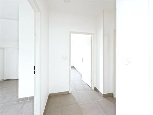 PORNIC - PROCHE GARE ET PORT A PIED - Appartement Récent - 2 CHAMBRES - 1 BALCON - GARAGE & PARKING