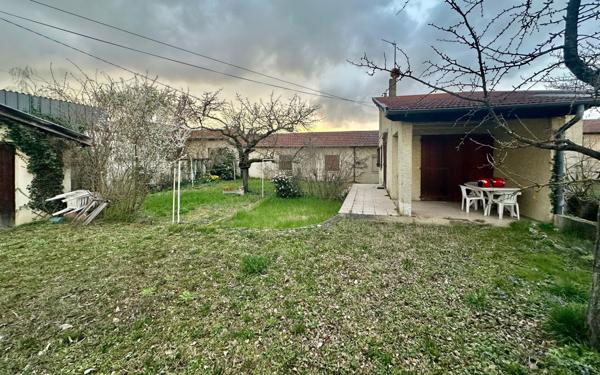 Maison à vendre    4 pièces •  Bron