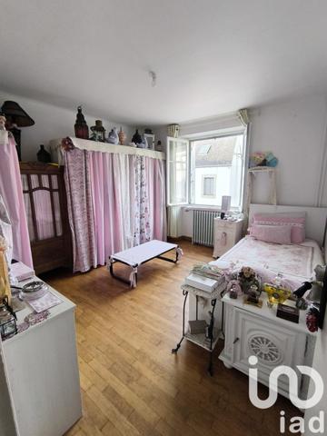 Maison de village 7 pièces de 155 m² à Pleyben (29190)