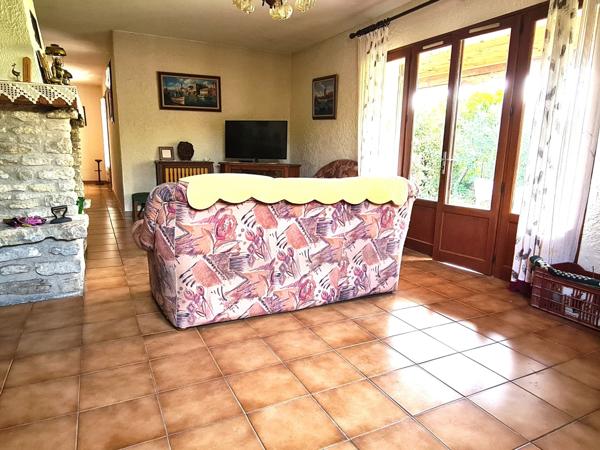 Maison Traditionnelle - 3 Chambres - Grenier aménageable- Grand Garage