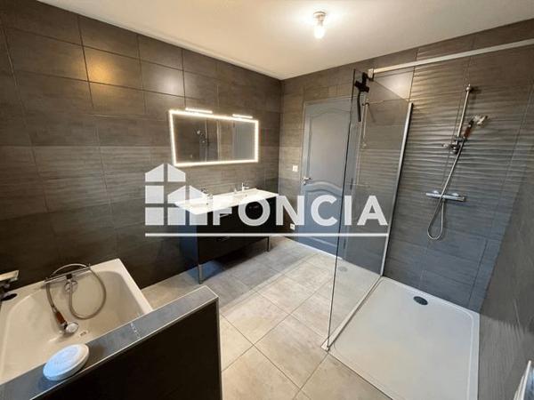 Location Maison 7 pièces 137.3 m² - 105 RUE DE PREAU Le Mans 72000