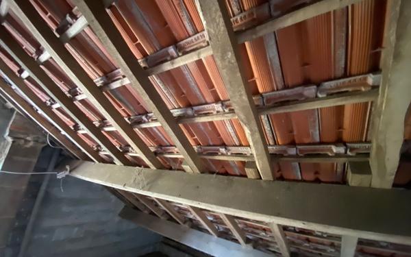 Maison à vendre    2 pièces •  Peyrat-le-Château