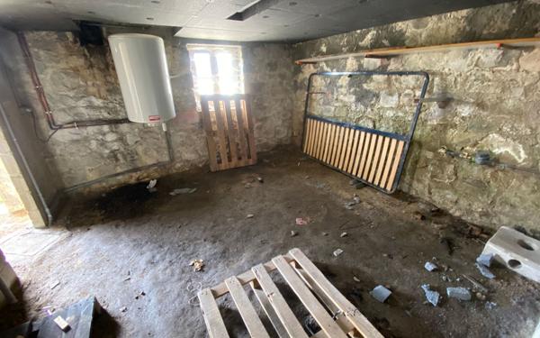 Maison à vendre    2 pièces •  Peyrat-le-Château